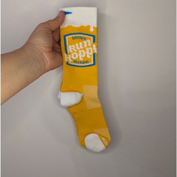 Brooks Run Hoppy New without tags running socks - Picture 1 of 2